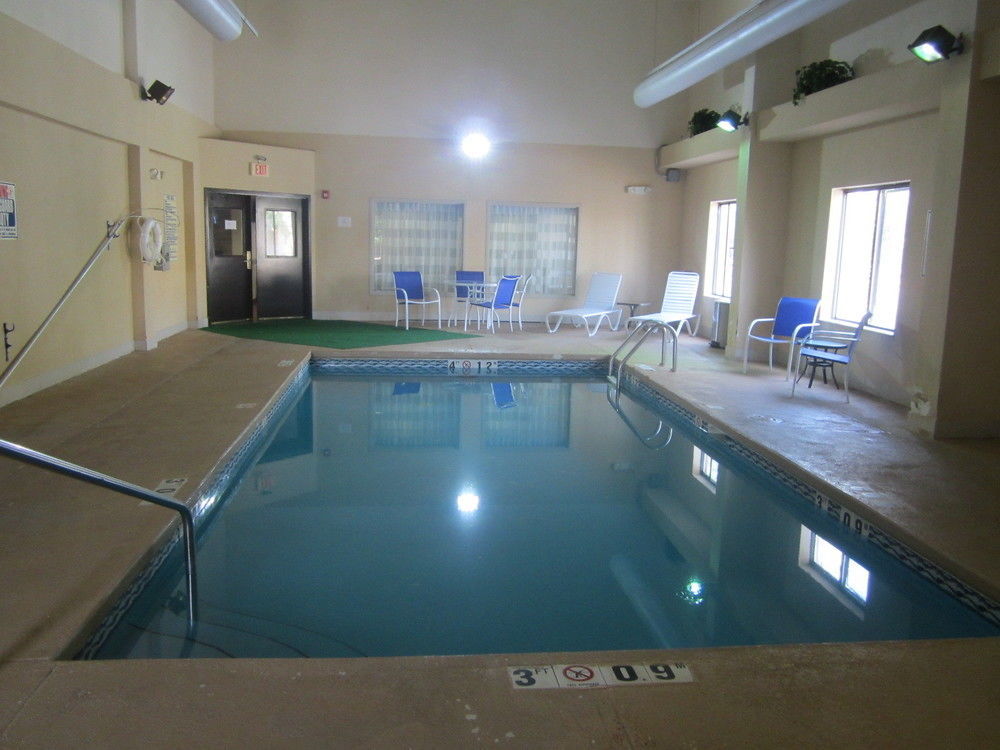 Clarion Pointe Albemarle Hotel Eksteriør billede
